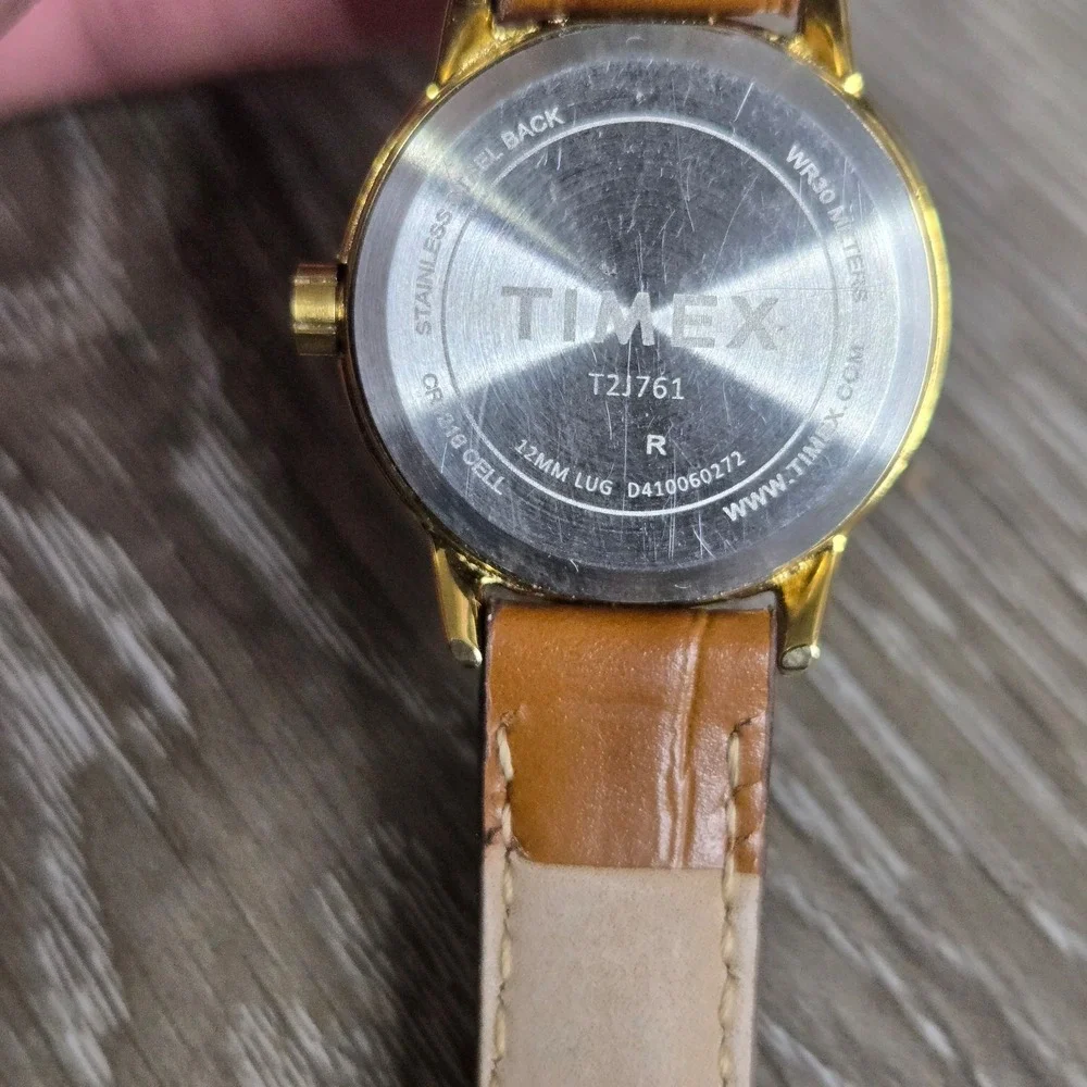 Timex Easy Reader T2J761 Women's Gold Tone Watch Date Indiglo Genuine Leather S7